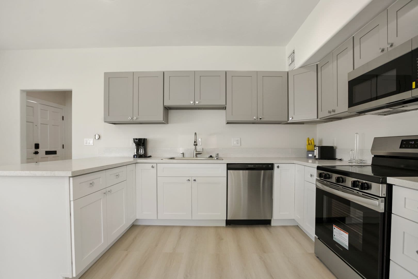 Reseda Apartment: 7904 Tampa Avenue