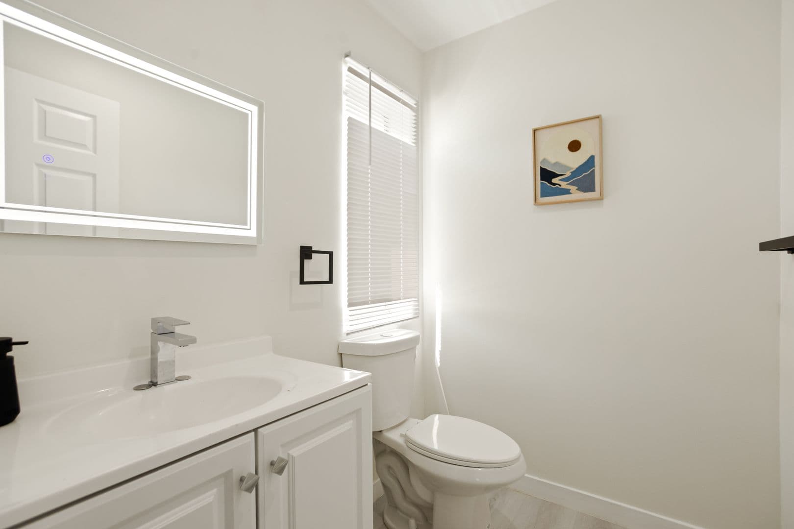 Reseda Apartment: 7904 Tampa Avenue