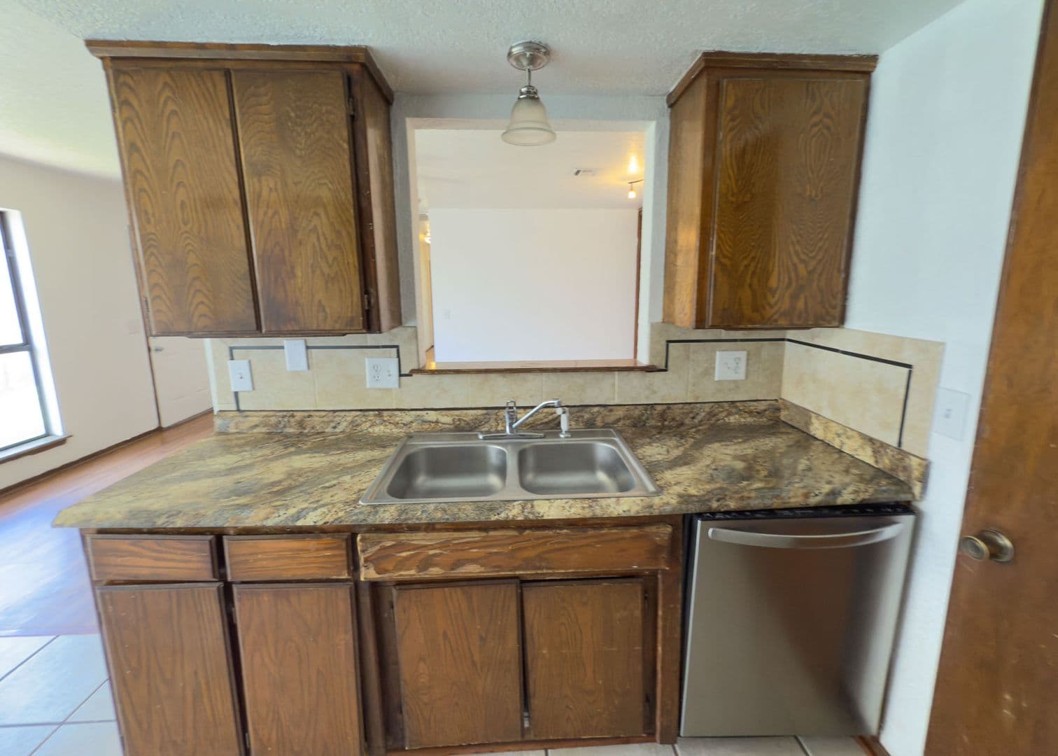 Edmond House: 1109 Dustin Drive