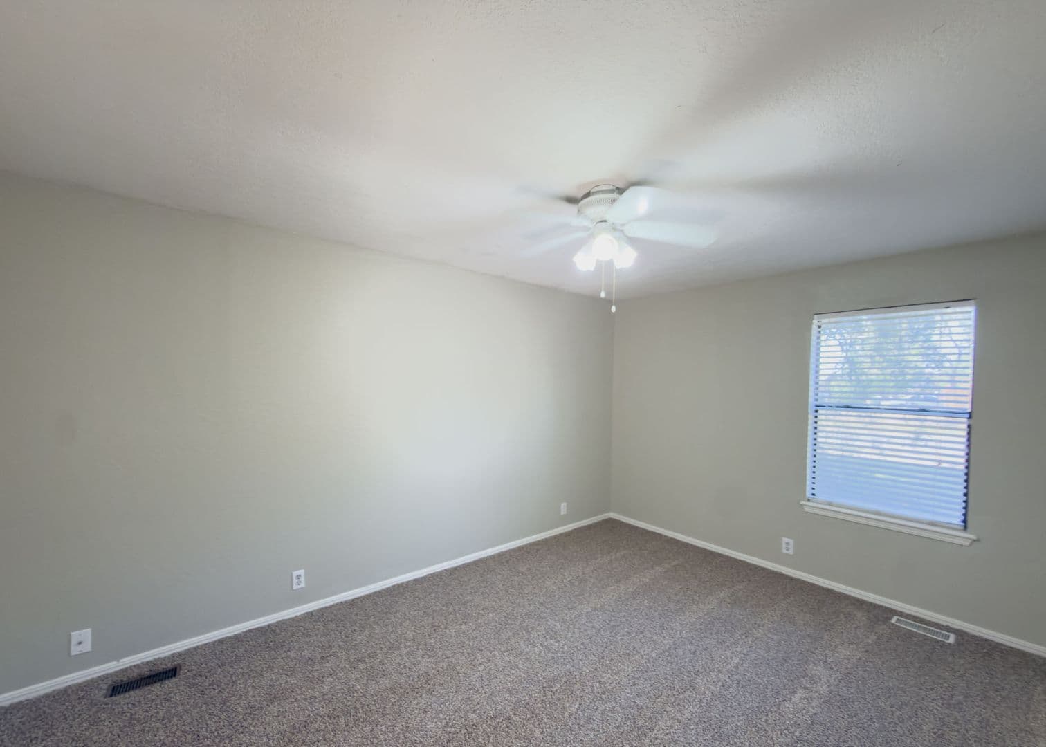 Edmond House: 812 Countrywood Ln