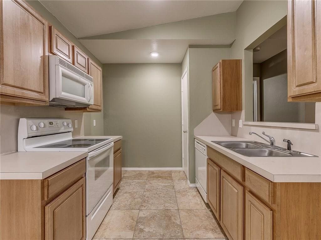 Oklahoma City House: 15505 Acacia Road