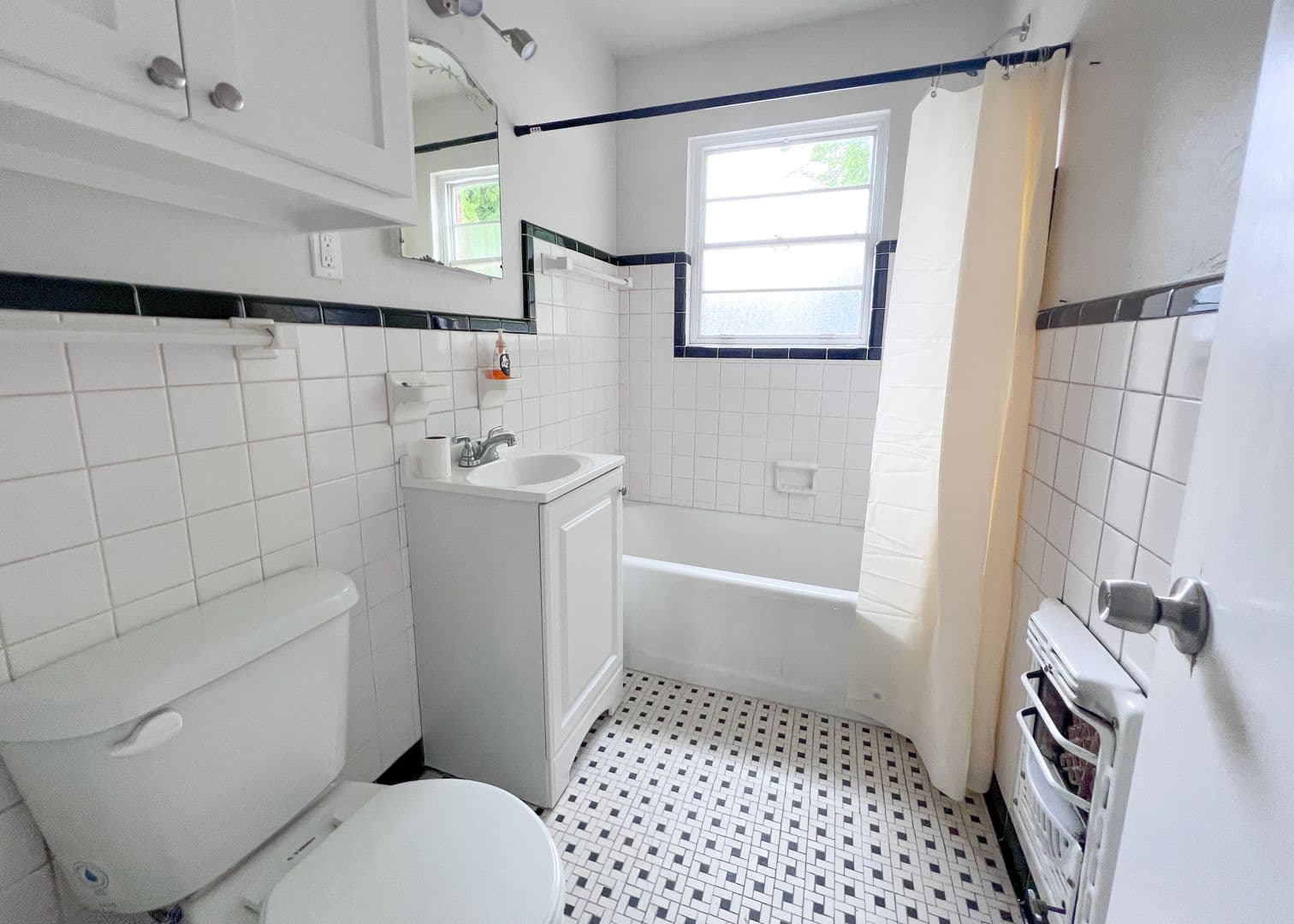 Oklahoma City House: 221 NE 26th, Apt B