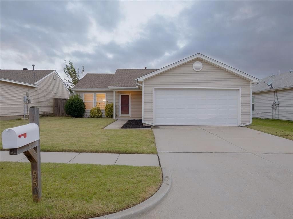 Oklahoma City House: 15505 Acacia Road