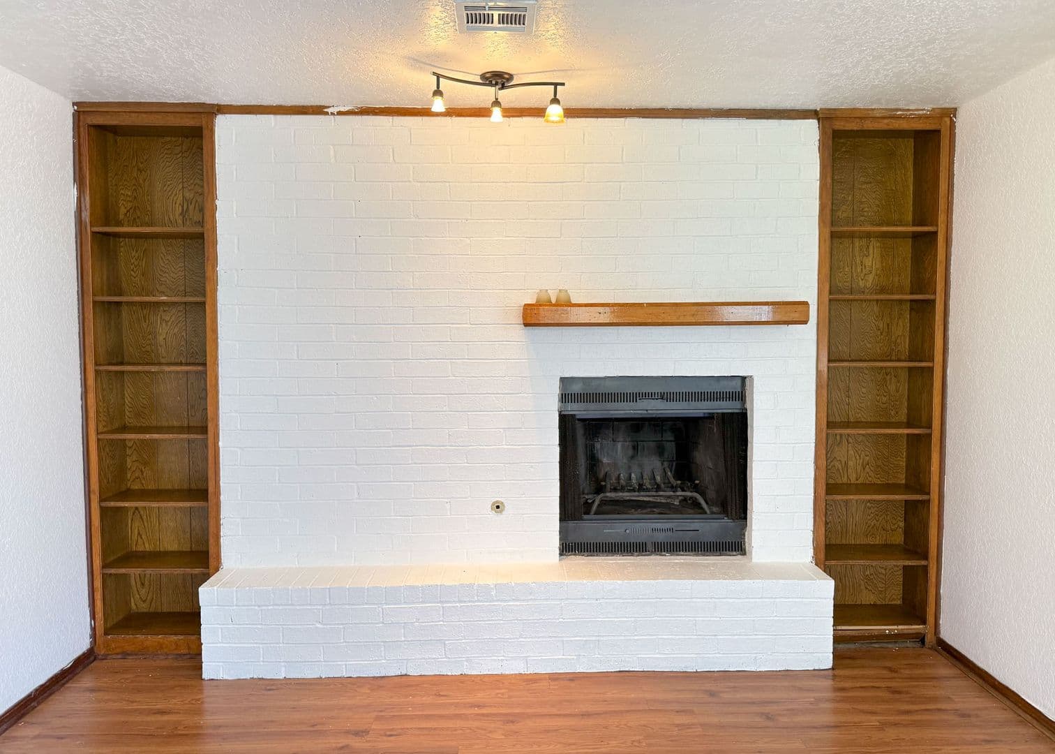 Edmond House: 1109 Dustin Drive