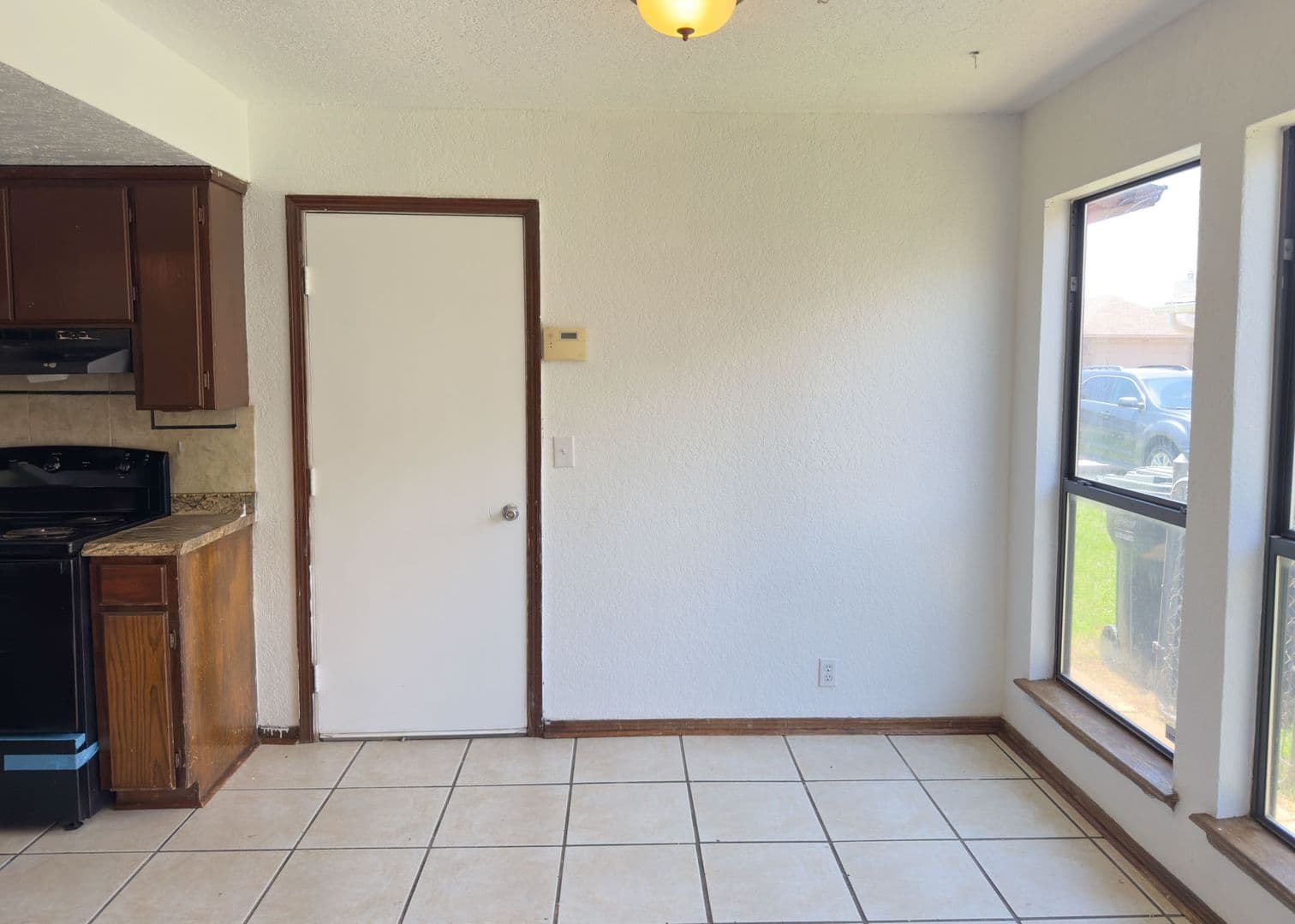 Edmond House: 1109 Dustin Drive