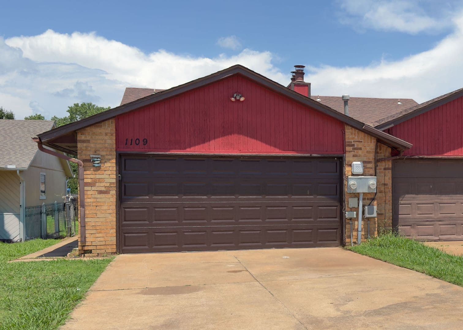 Edmond House: 1109 Dustin Drive