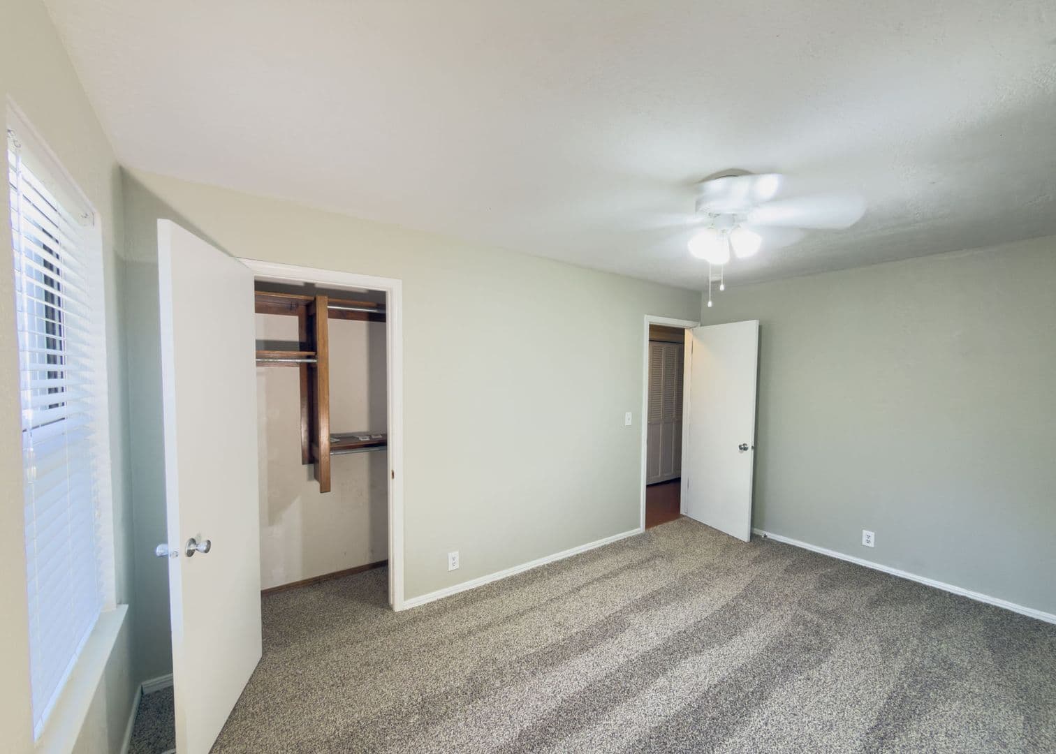 Edmond House: 812 Countrywood Ln
