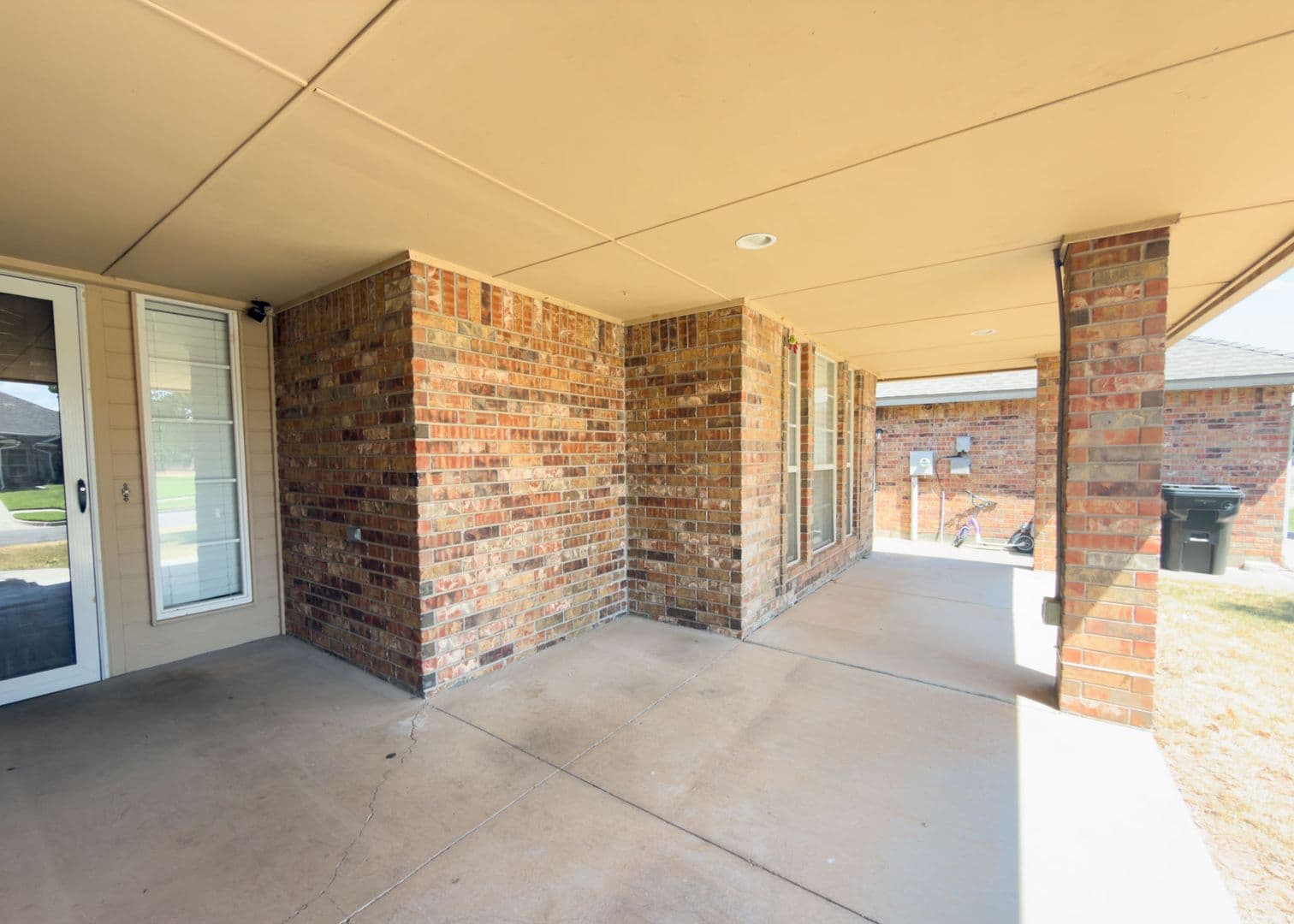 Moore House: 1633 SW 32nd Street