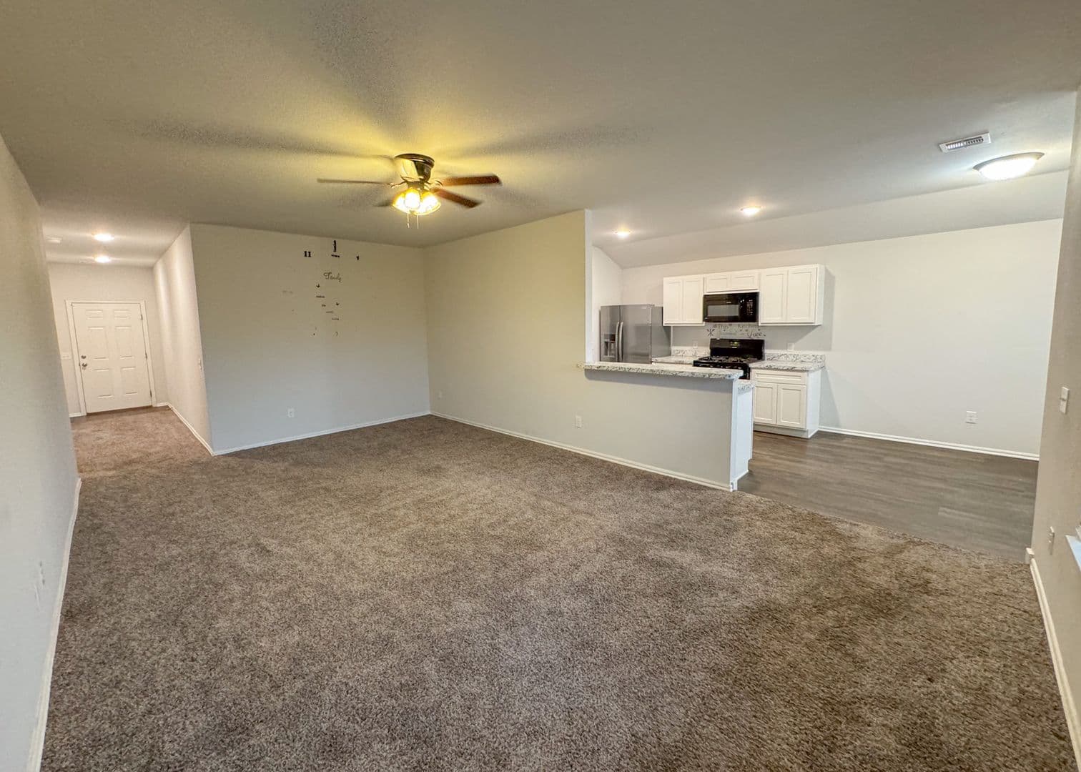 Mustang House: 1109 S Appaloosa Lane