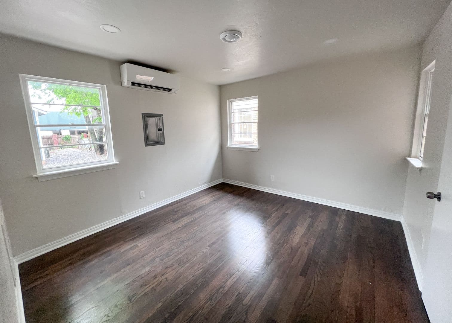 Oklahoma City House: 221 NE 26th, Apt B