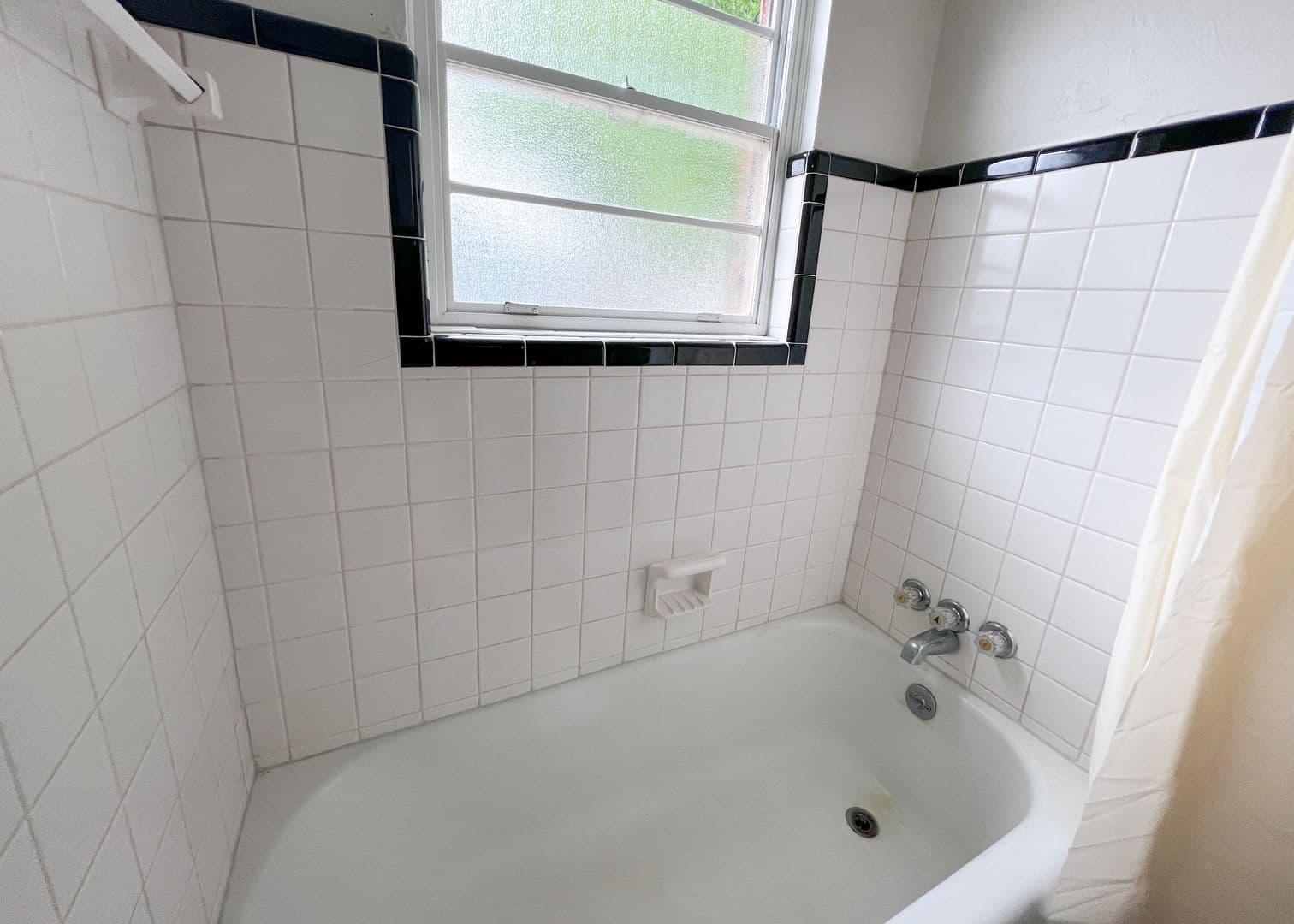 Oklahoma City House: 221 NE 26th, Apt B
