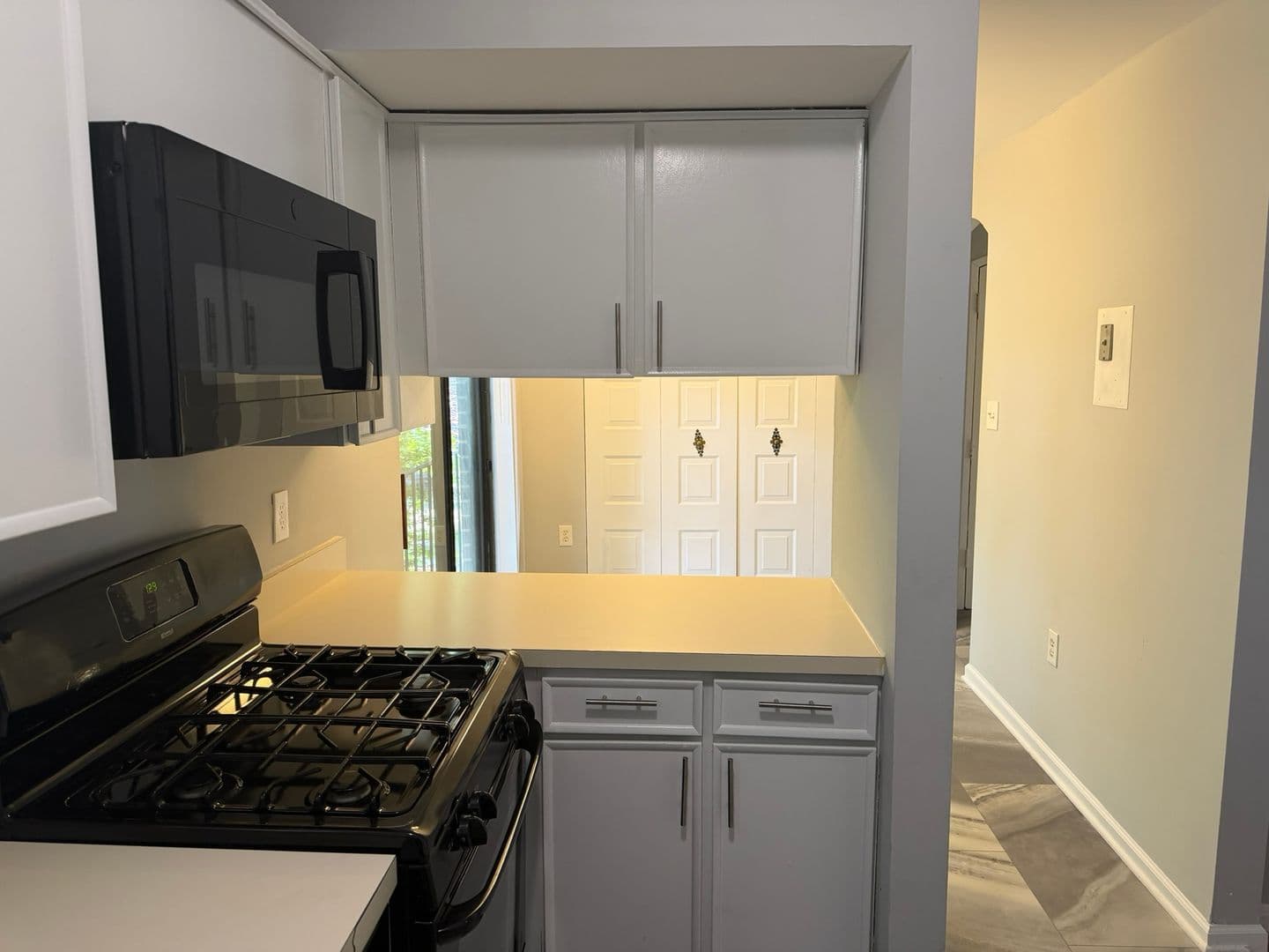 Potomac House: 8130 Inverness Ridge Rd