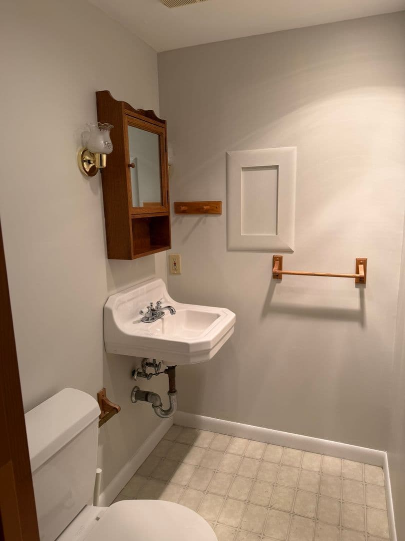 Rockville House: 14015 Congress Drive