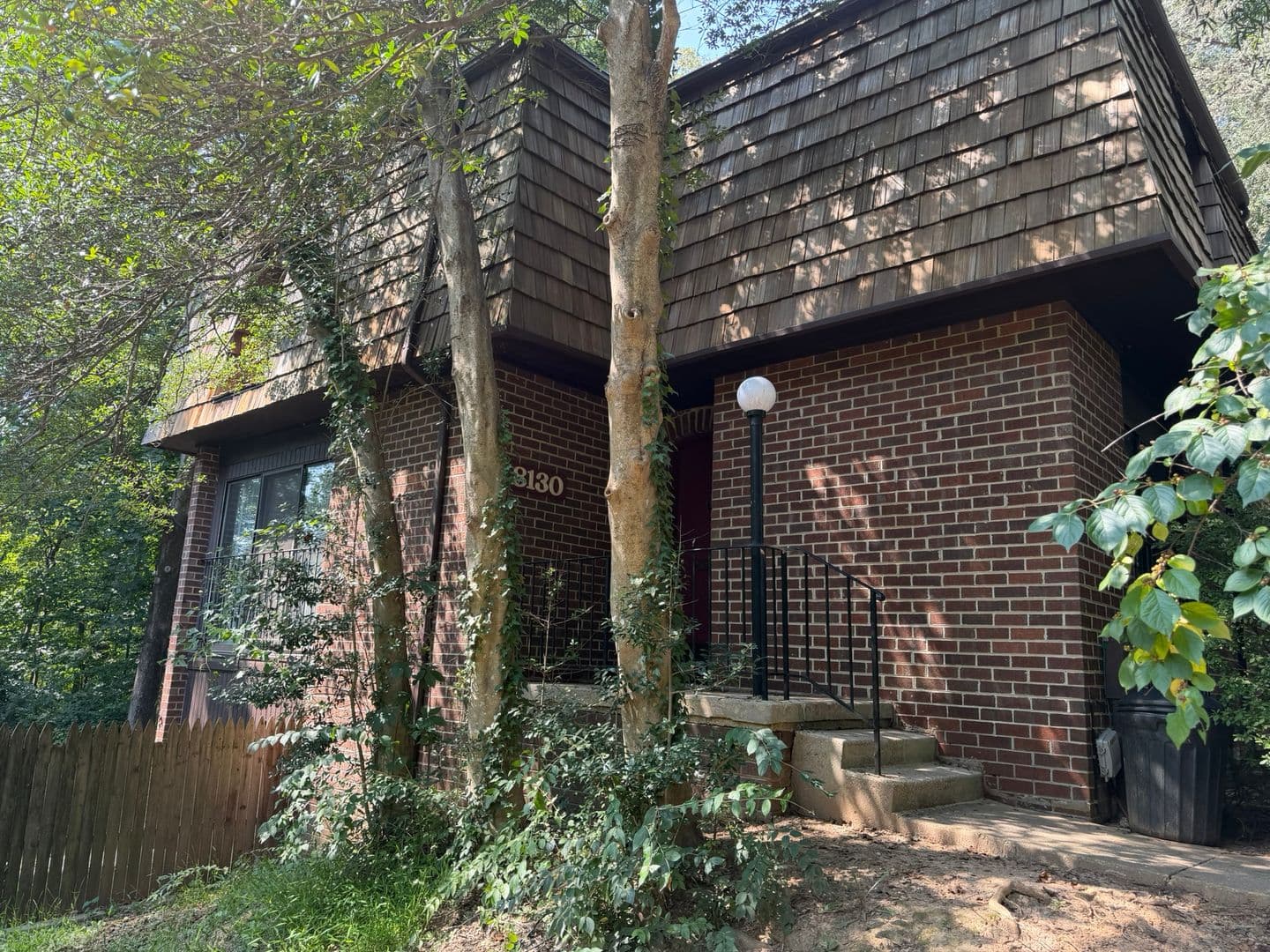 Potomac House: 8130 Inverness Ridge Rd