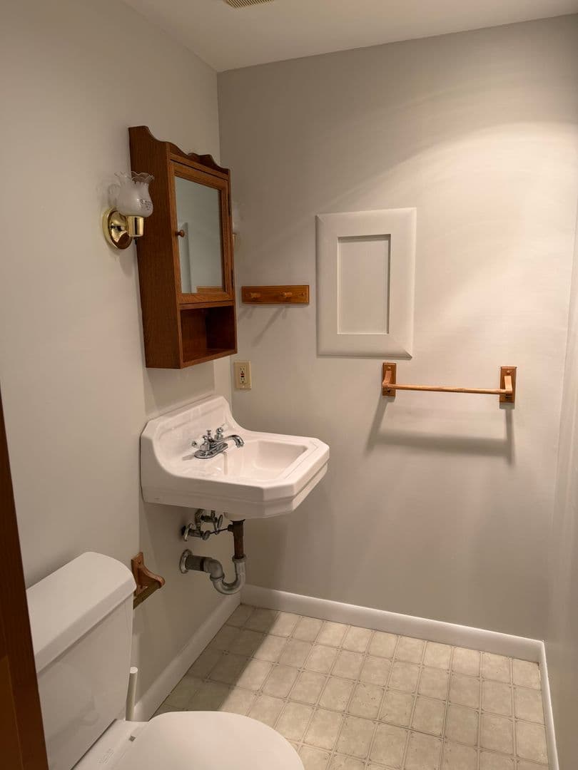 Rockville House: 14015 Congress Drive