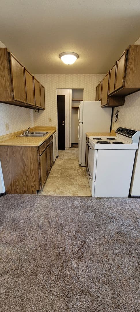 Menomonie Apartment: 420 Heller Rd