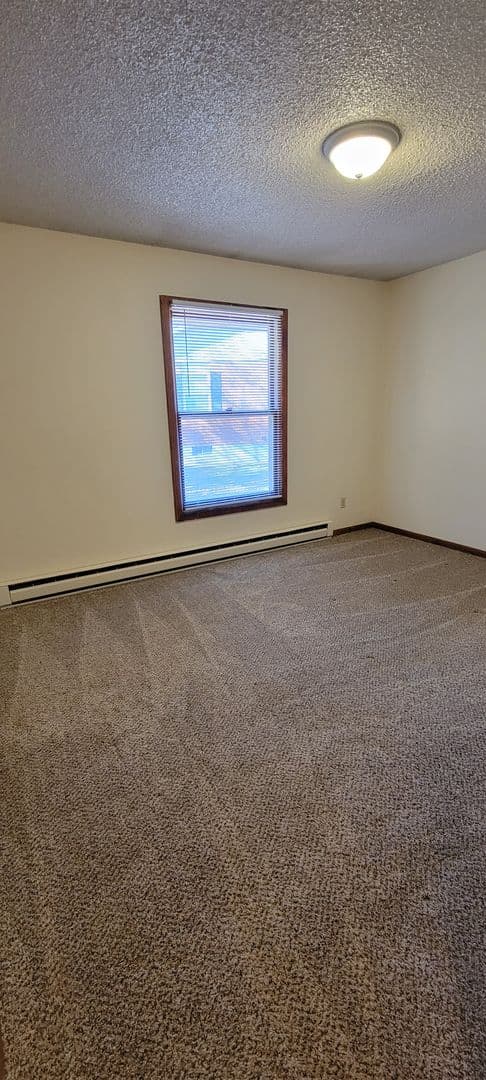 Colfax Apartment: 806, 808, 900, 902 University Ave