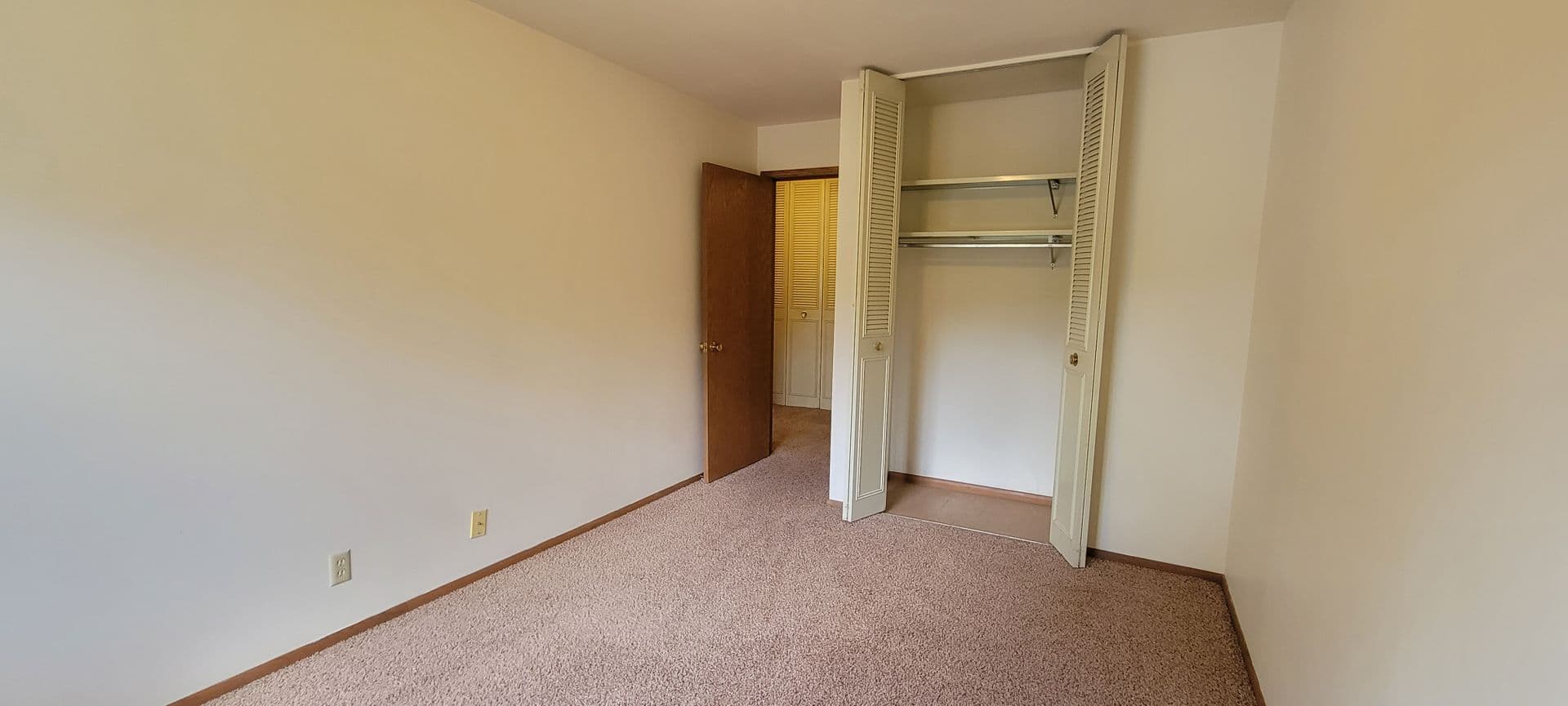 Menomonie Apartment: 1710 & 1712 W 5th Street
