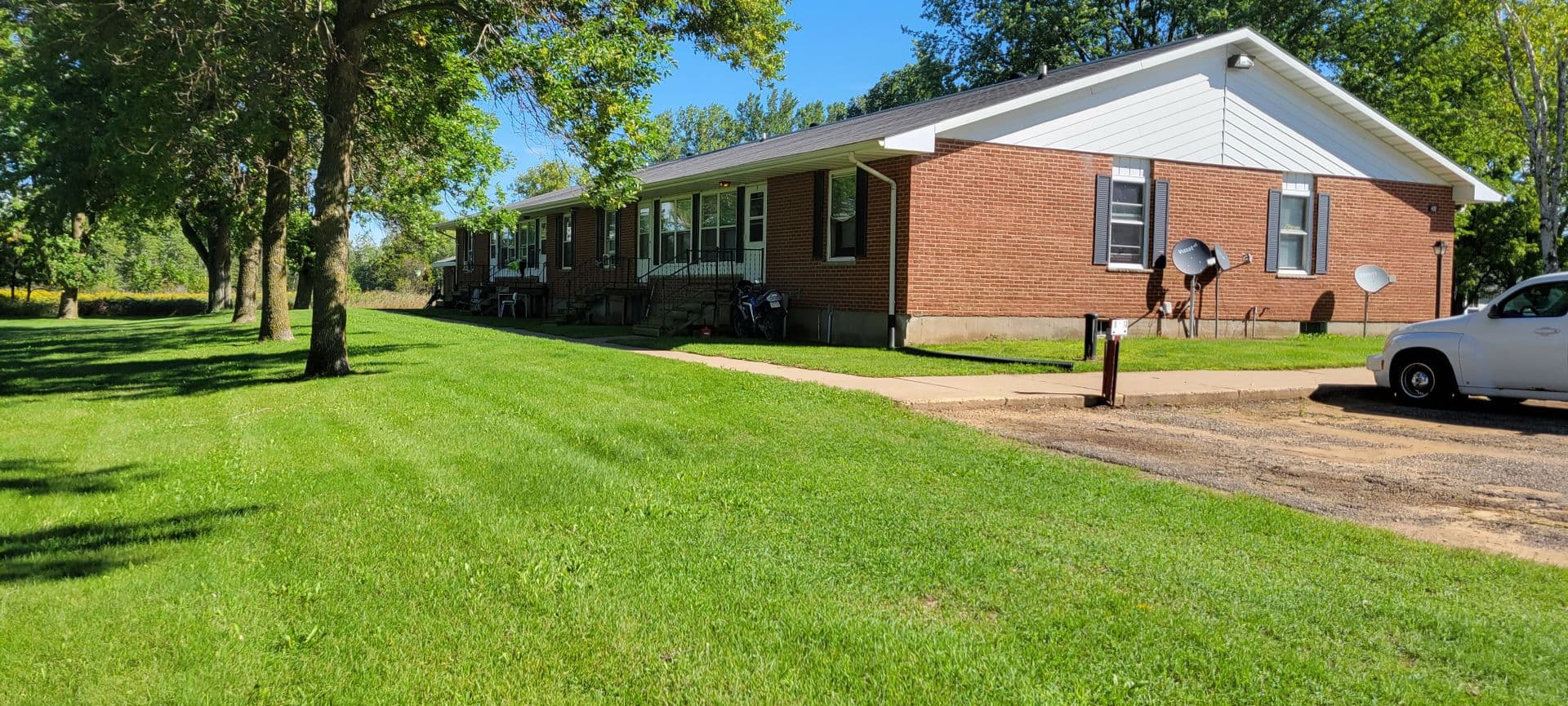Ridgeland Apartment: 400 & 401 Scranton St