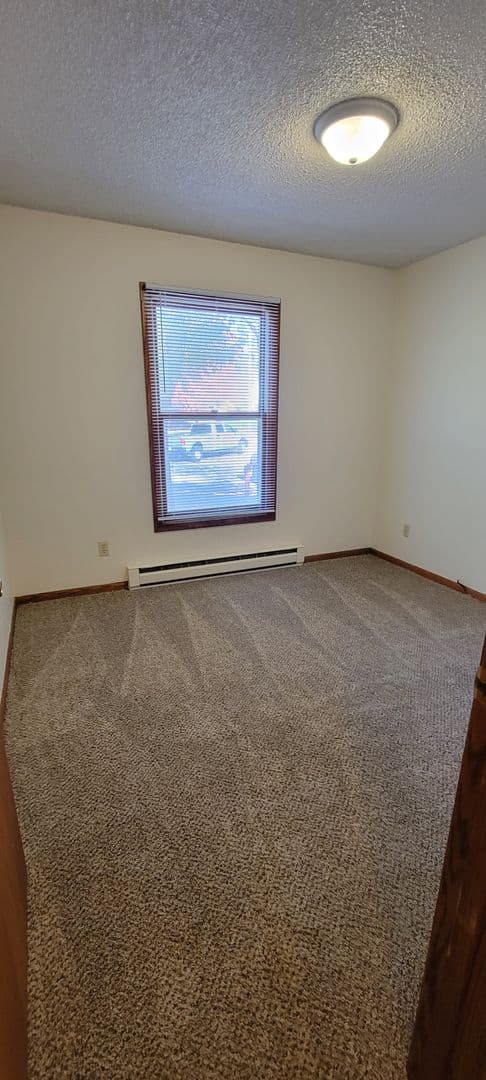 Colfax Apartment: 806, 808, 900, 902 University Ave