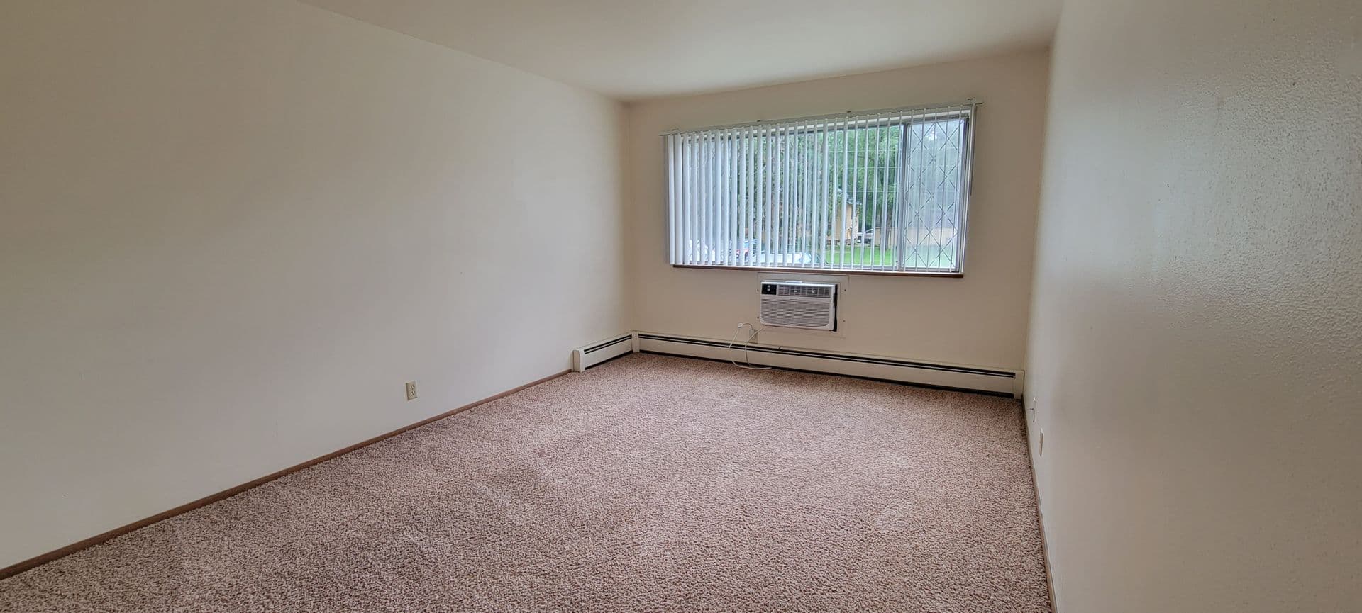 Menomonie Apartment: 1710 & 1712 W 5th Street