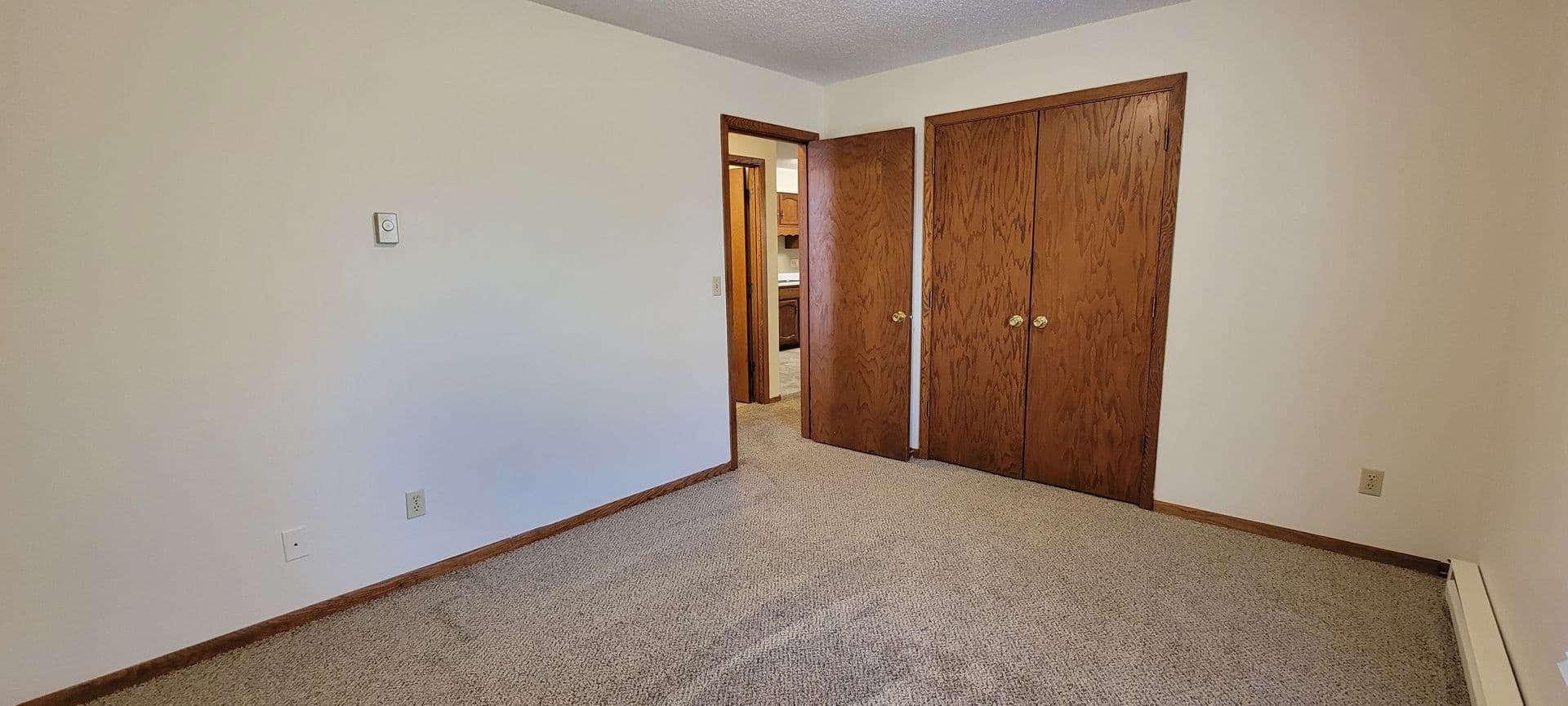 Colfax Apartment: 806, 808, 900, 902 University Ave
