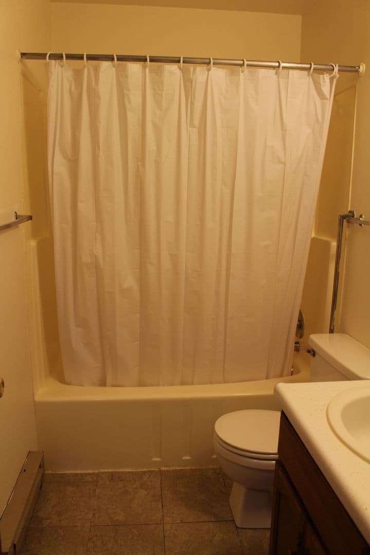 Ridgeland Apartment: 400 & 401 Scranton St