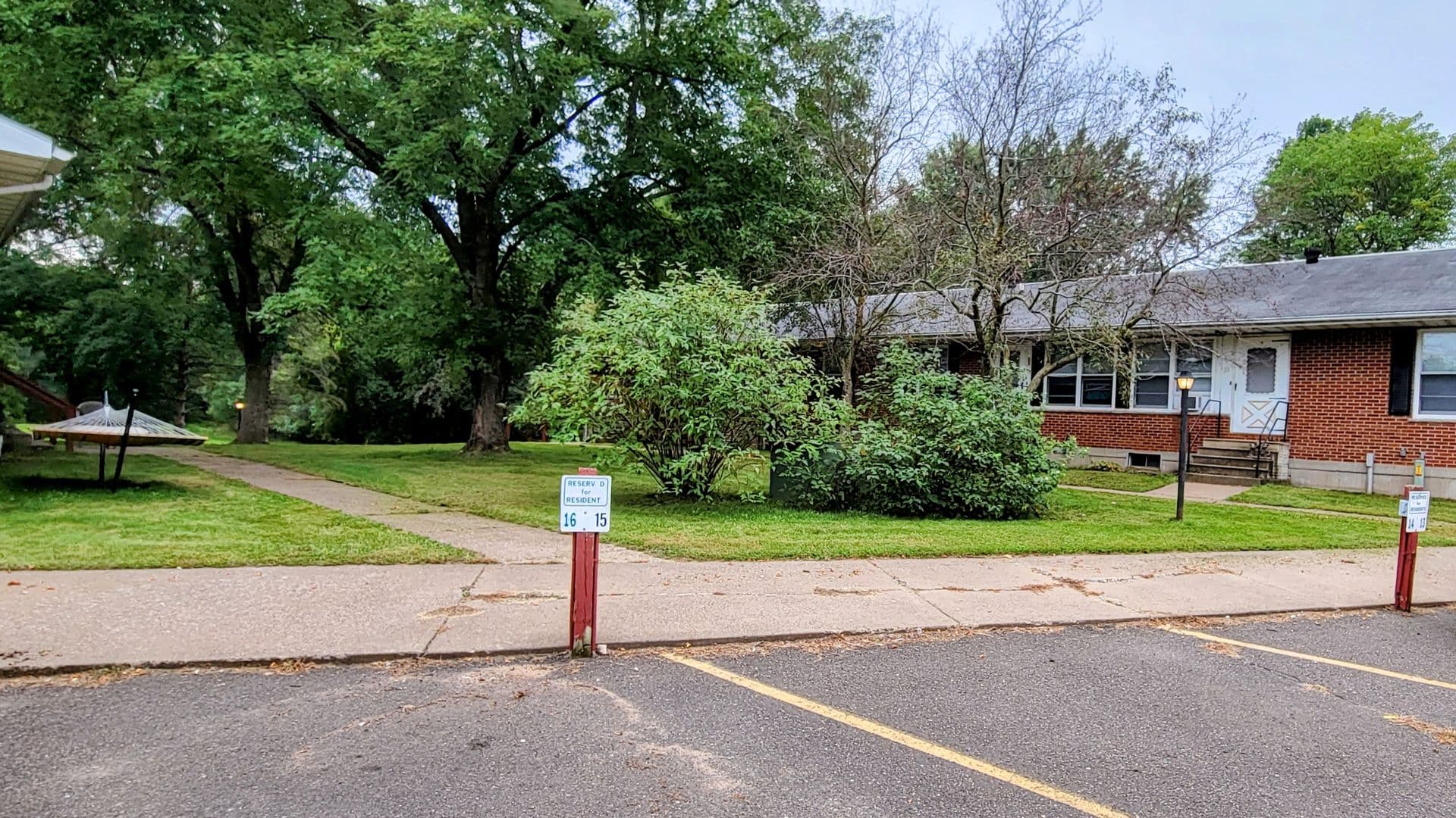 Colfax Apartment: 806, 808, 900, 902 University Ave