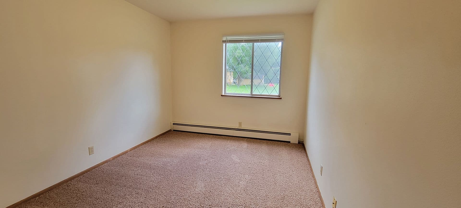 Menomonie Apartment: 1710 & 1712 W 5th Street