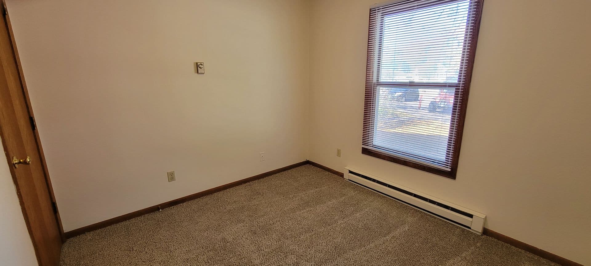 Colfax Apartment: 806, 808, 900, 902 University Ave
