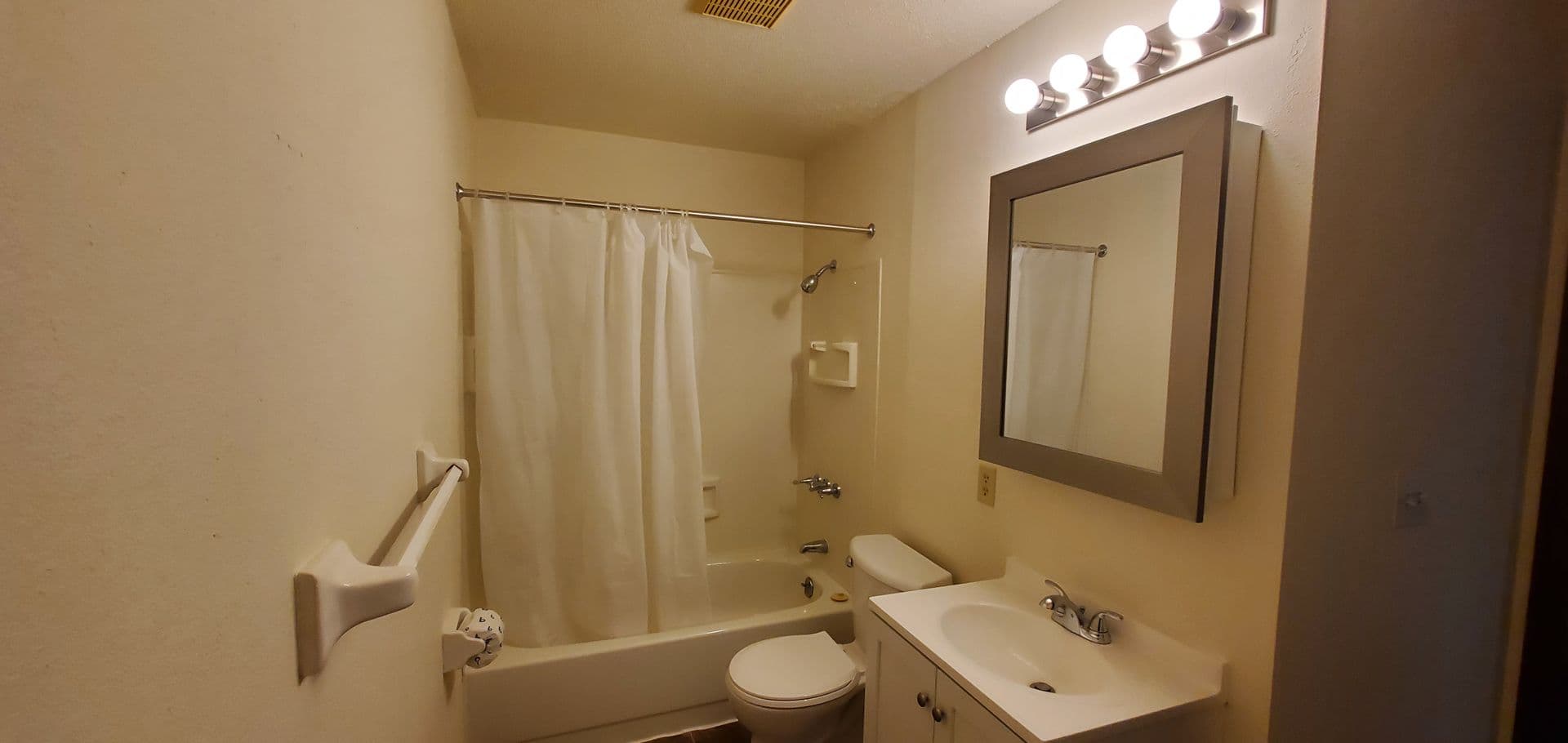 Menomonie Apartment: 420 Heller Rd