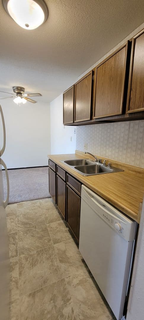 Menomonie Apartment: 420 Heller Rd