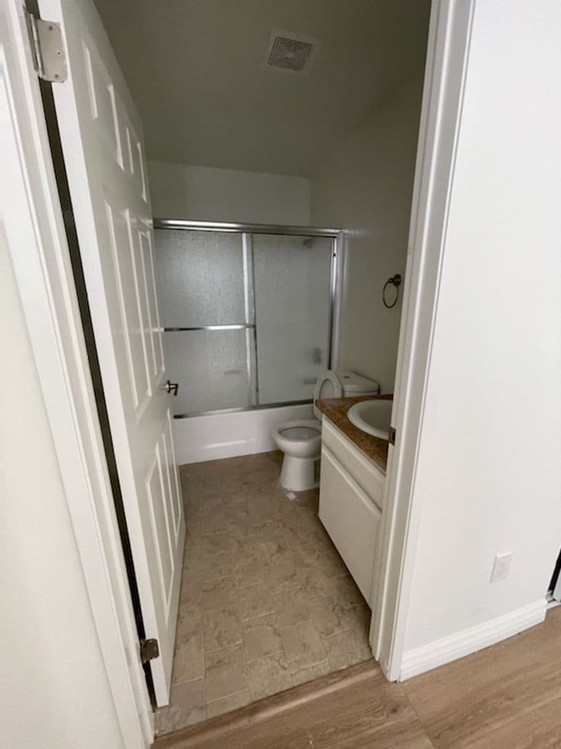 Tujunga Apartment: 10238 Tujunga Canyon Blvd.