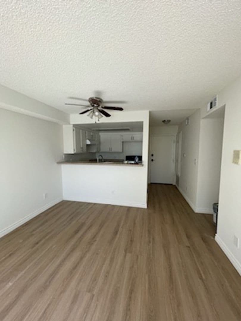 Tujunga Apartment: 10238 Tujunga Canyon Blvd.