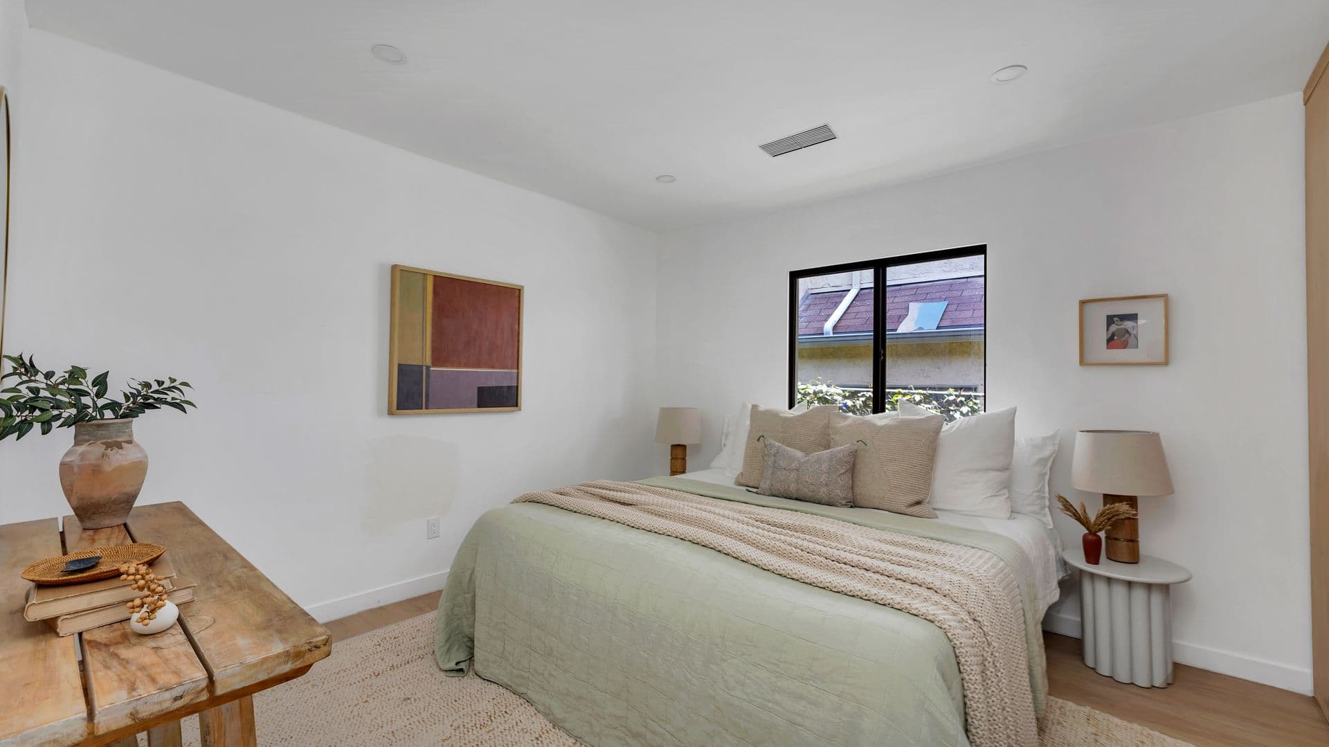 Los Angeles House: 4112 Prospect Ave