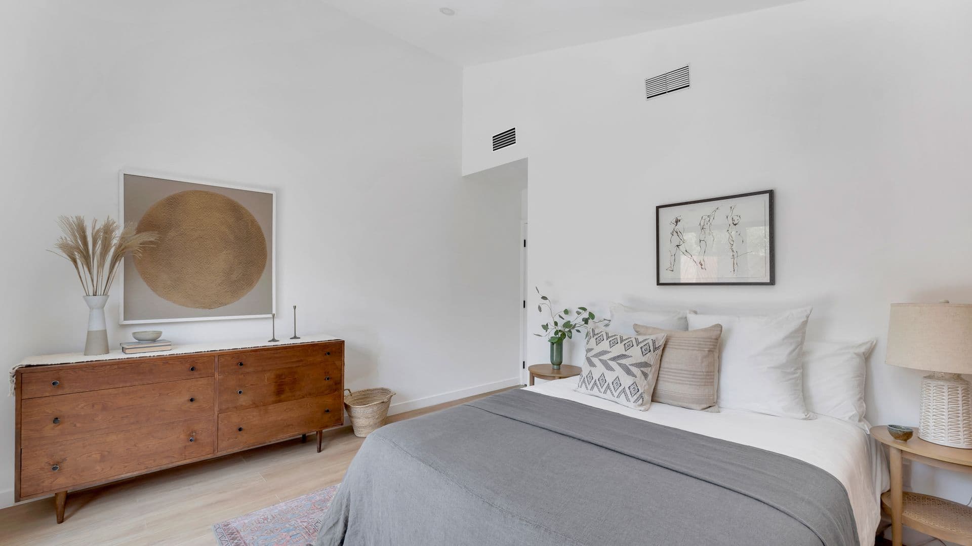 Los Angeles House: 4112 Prospect Ave