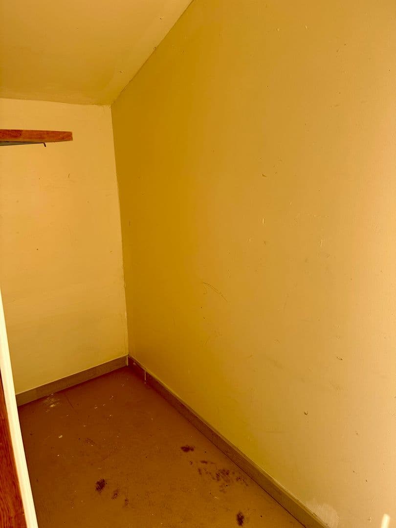 Tualatin Apartment: 6685 SW Sagert St.