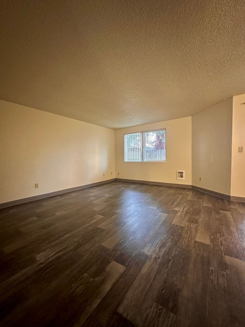 Tualatin Apartment: 6685 SW Sagert St.