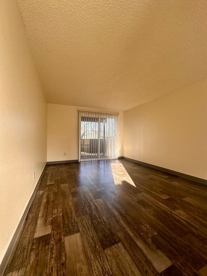 Tualatin Apartment: 6685 SW Sagert St.
