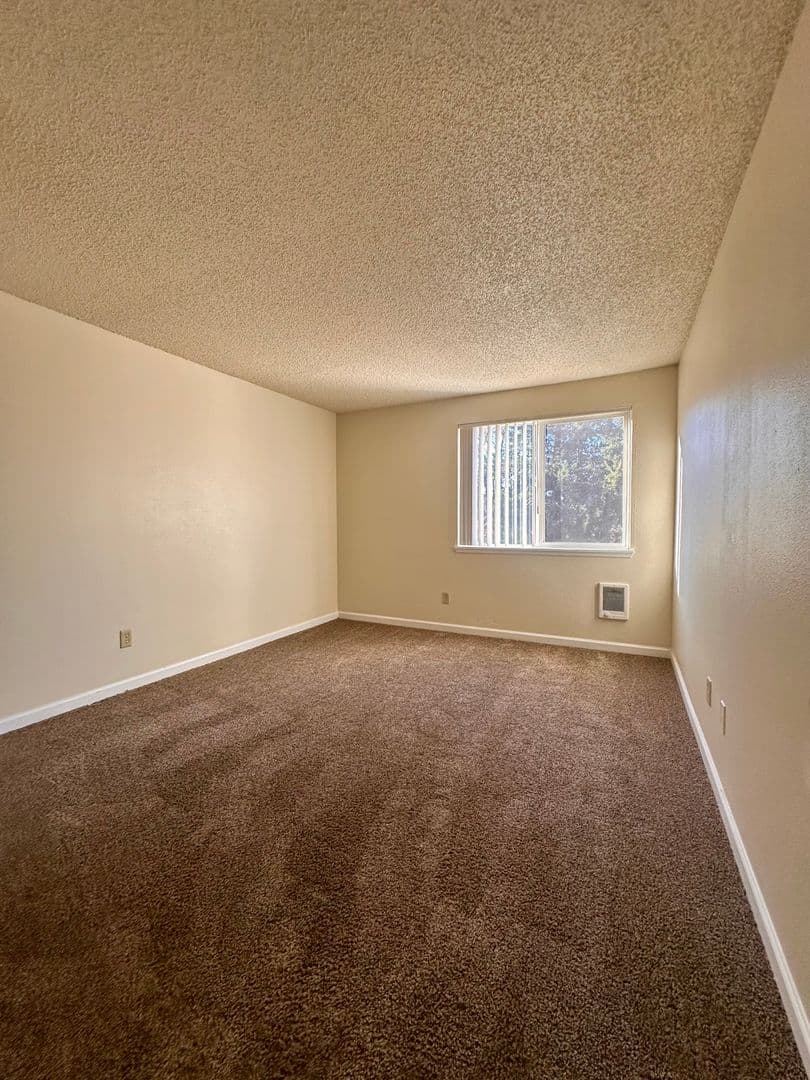 Tualatin Apartment: 6685 SW Sagert St.