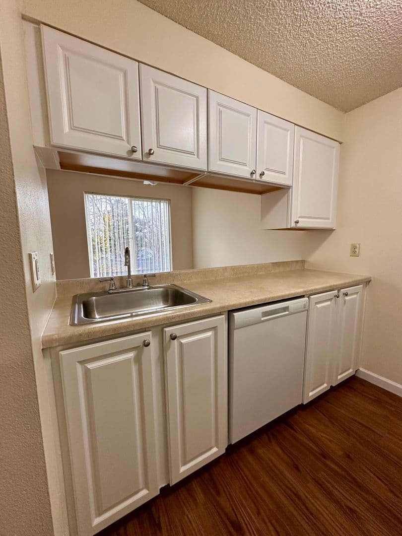 Tualatin Apartment: 6685 SW Sagert St.