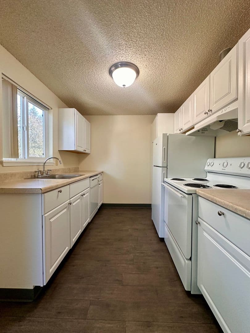 Tualatin Apartment: 6685 SW Sagert St.