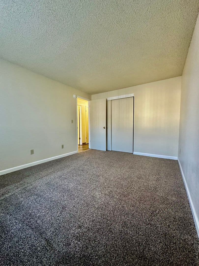 Tualatin Apartment: 6685 SW Sagert St.