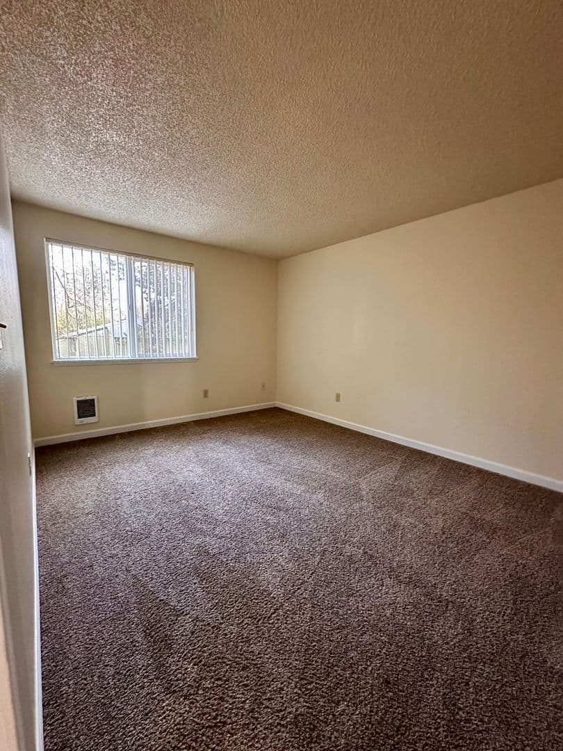 Tualatin Apartment: 6685 SW Sagert St.