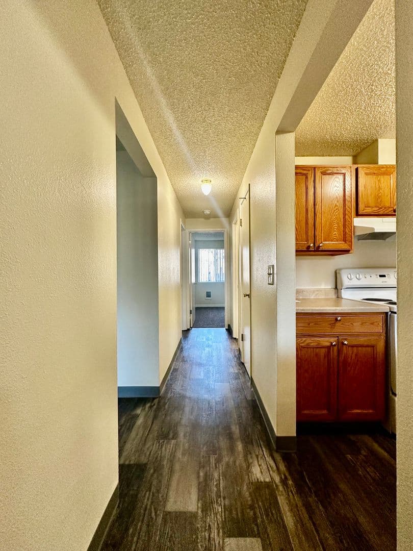 Tualatin Apartment: 6685 SW Sagert St.
