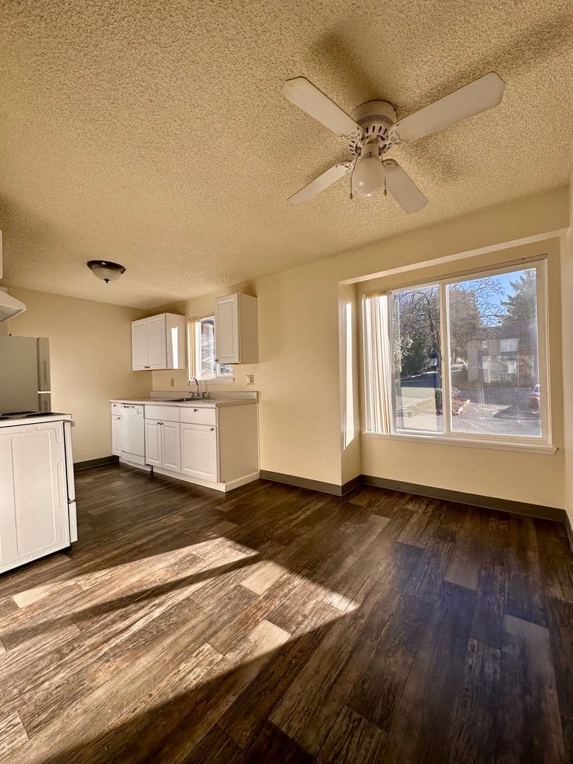 Tualatin Apartment: 6685 SW Sagert St.