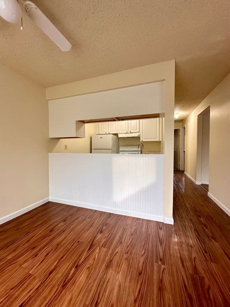 Tualatin Apartment: 6685 SW Sagert St.