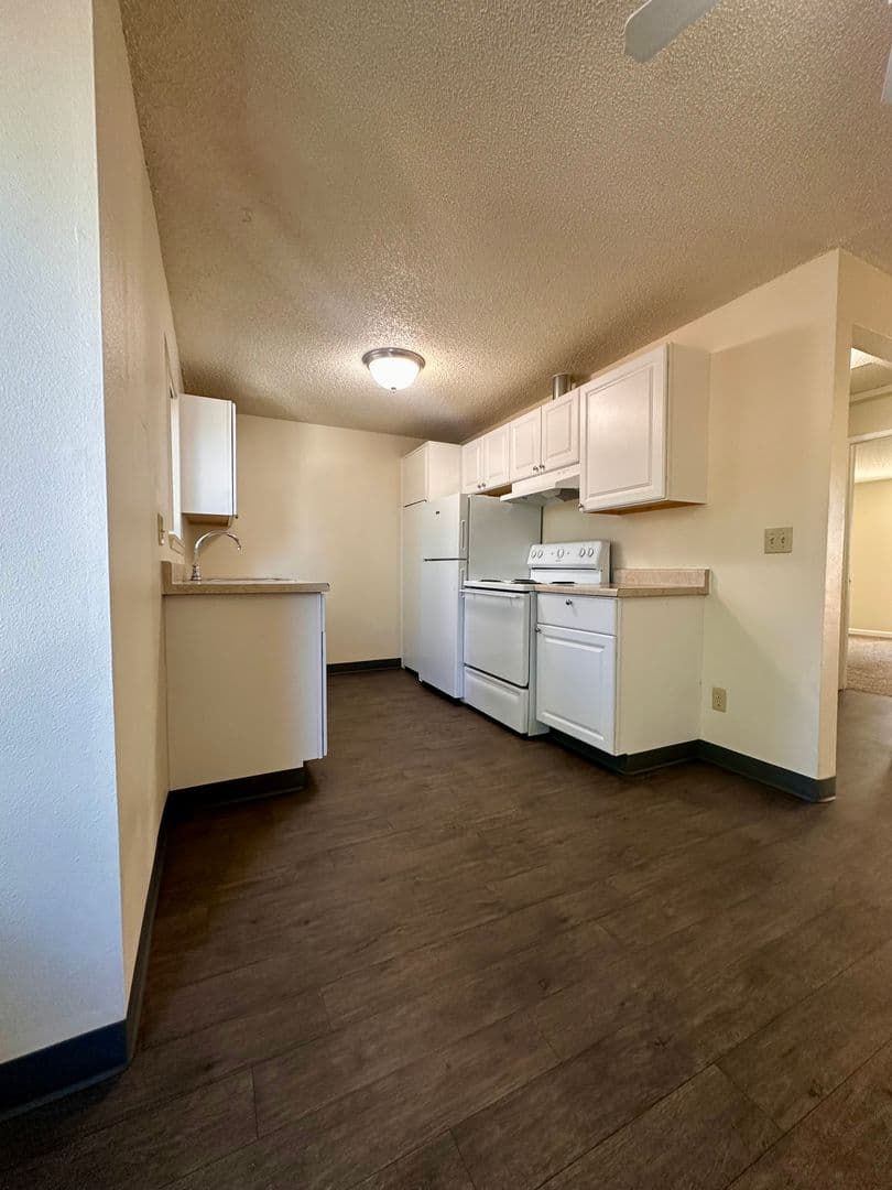 Tualatin Apartment: 6685 SW Sagert St.