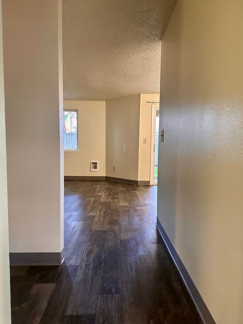 Tualatin Apartment: 6685 SW Sagert St.