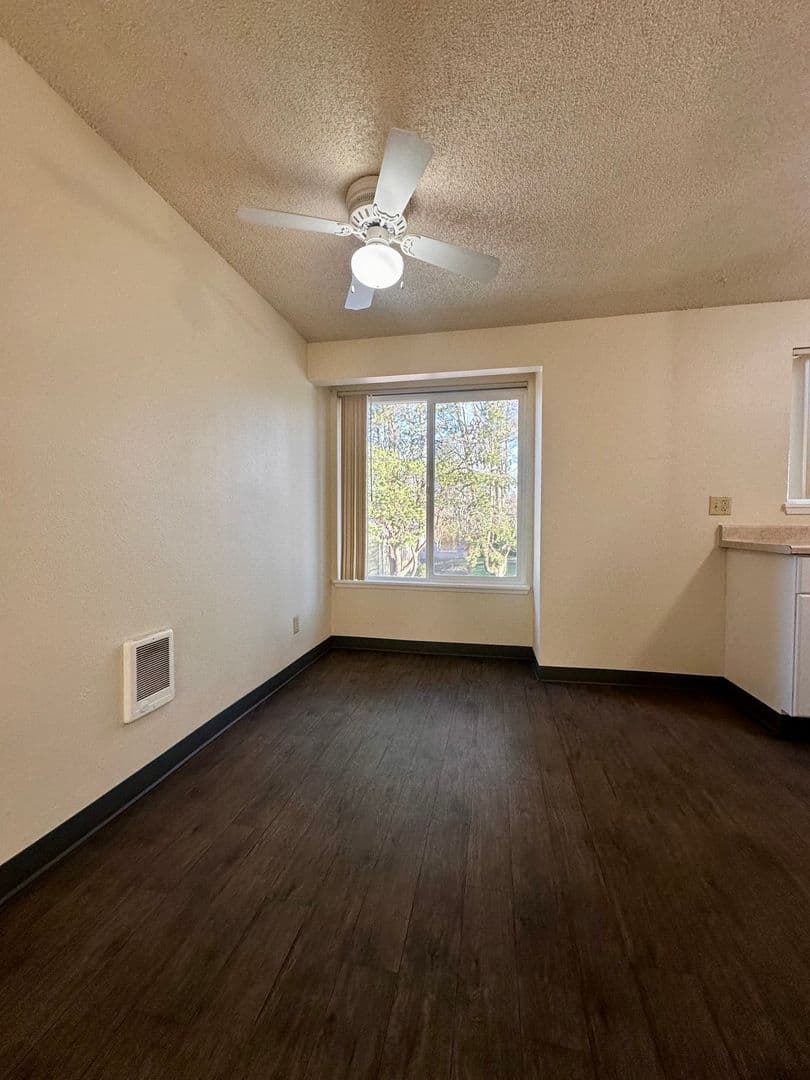 Tualatin Apartment: 6685 SW Sagert St.